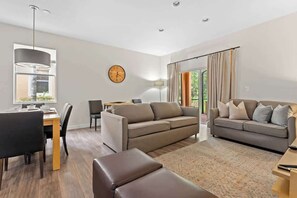 Smart TV, offices - Pet Friendly 4 BR with Hot Tub (Kissimmee)