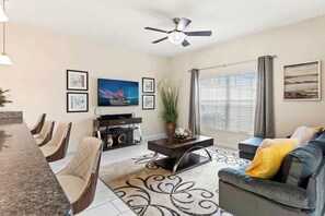 Smart TV - Mickeys Magical Home 4BR with Private Pool (Kissimmee)
