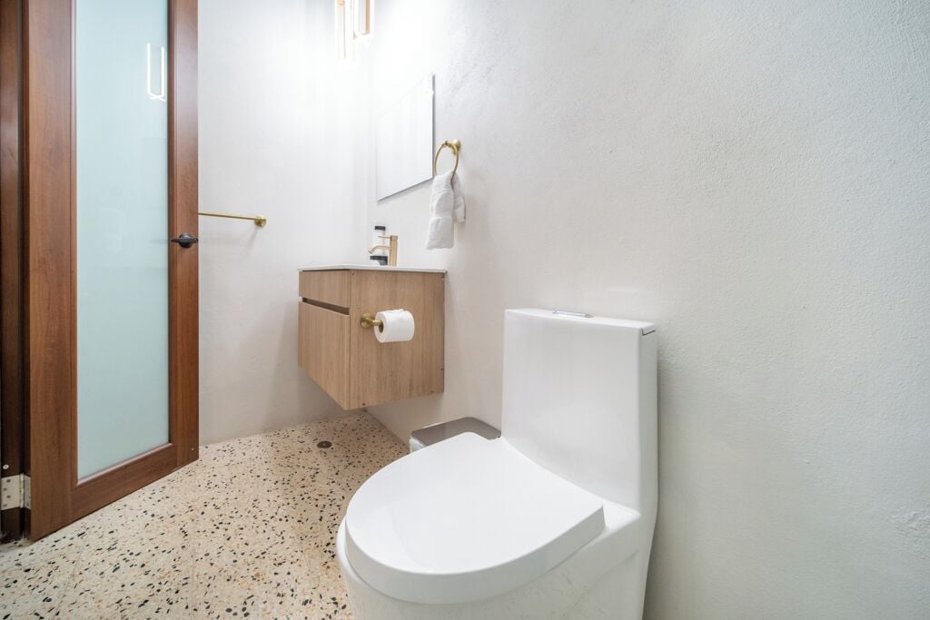 Photo - Room 14 Chill City Veranda with Free Parking, Near Miramar