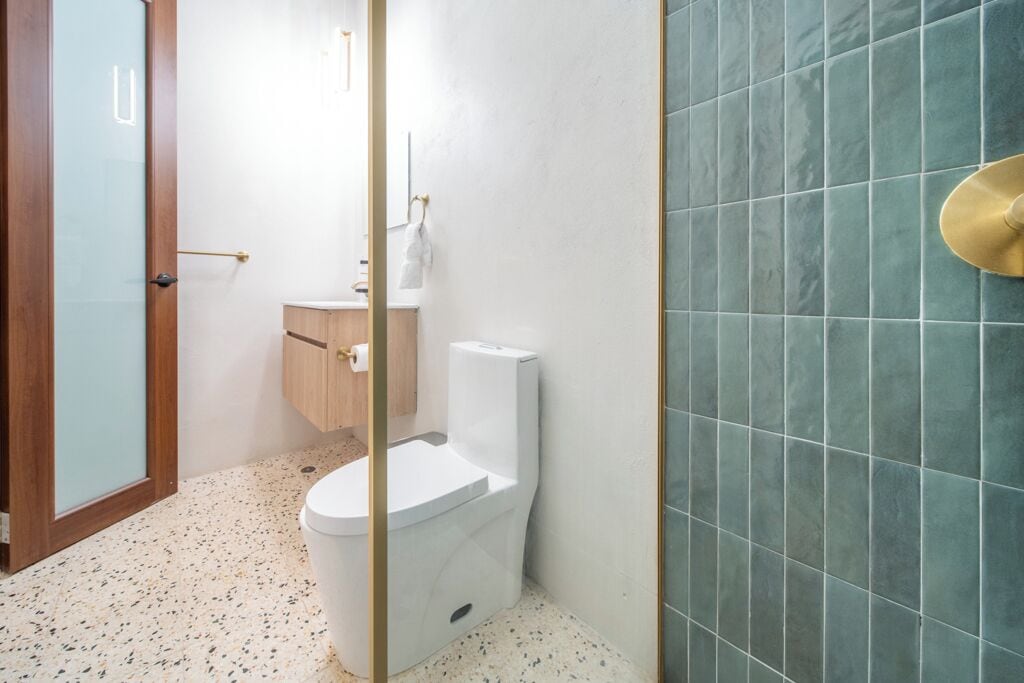 Photo - Room 14 Chill City Veranda with Free Parking, Near Miramar