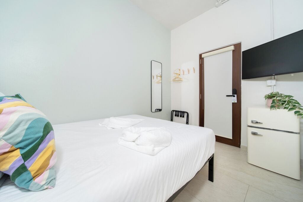 Habitación doble Deluxe | Escritorio, espacio para trabajar con laptop y wifi gratis 