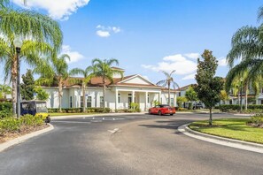 Exterior - Family Getaway, 4BR Home Near Disney (Kissimmee)