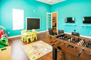 Games room - Cozy 4BR Retreat Near Orlando Attractions (Kissimmee)