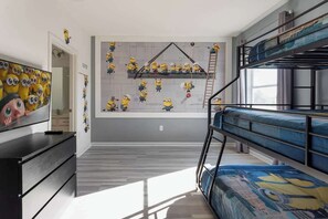 5 chambres, fer et planche à repasser, lit de bébé portatif, Wi-Fi