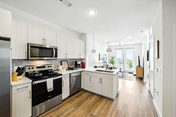 Fridge, microwave, oven, stovetop