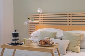 2 bedrooms, desk, iron/ironing board, travel crib