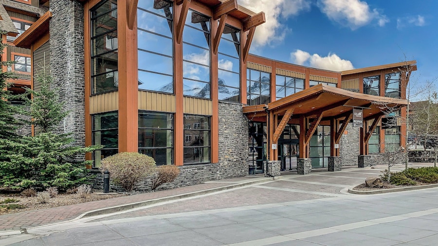 2 ベッドルーム コンド .プール .ホットタブ .ジム .スパ