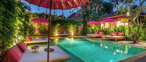 Kolam renang outdoor