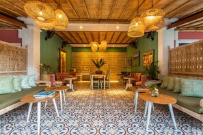 Interior - PinkPrivate Sanur - for Cool Adults Only (Denpasar)