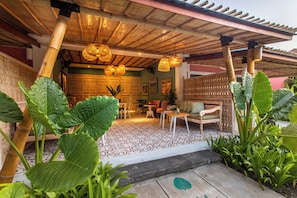 Living area - PinkPrivate Sanur - for Cool Adults Only (Denpasar)