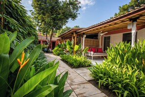 Grande Room 1 | Garden view