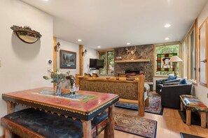 TV, fireplace - New Listing! Amazing Location Steps To Base Village. Outdoor Pool/HT. Parking. (Snowmass Village)