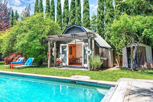 Luxury! Cigar Lounge, Pool, Hot Tub, BBQ, GAMES