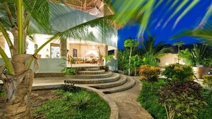 Biệt thự, 5 phòng ngủ, phù hợp cho người khuyết tật, hút thuốc | Vườn