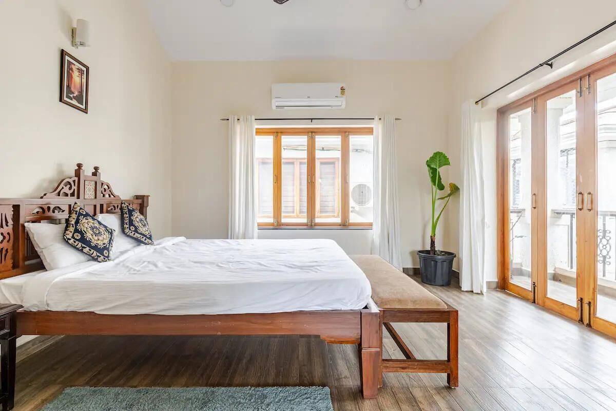 Family Room | Premium bedding, in-room safe, desk, laptop workspace