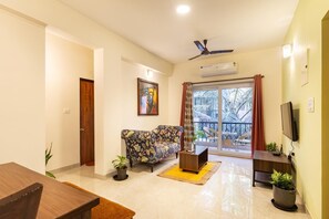 Familiestudio | Oppholdsområde | En 32-tommers LED-TV med kabel-kanaler