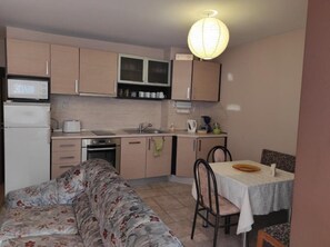 Fridge, microwave, dishwasher, toaster