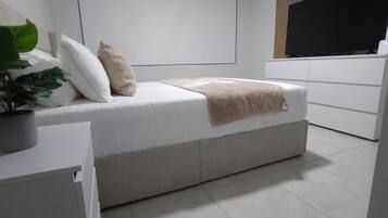 2 bedrooms, desk, iron/ironing board, free WiFi