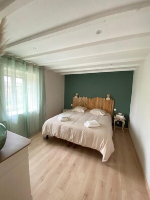 1 chambre, fer et planche à repasser, lit parapluie, Wi-Fi gratuit