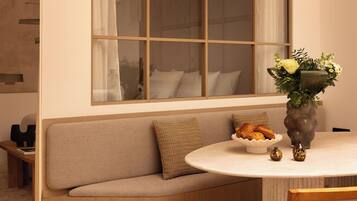 Apartment | Dining