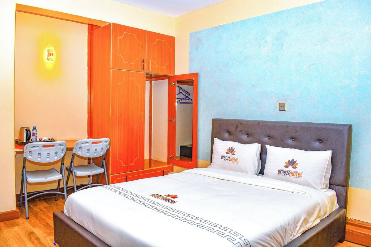 WiFi (free), individually decorated, individually furnished, bed sheets