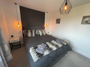 2 habitaciones, tabla de planchar con plancha, wifi y ropa de cama 