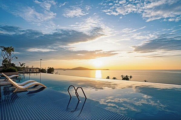 4 outdoor pools, pool umbrellas, pool loungers - Apec Mandala Mũi Né Resorts & Hotels NN (Phan Thiet)