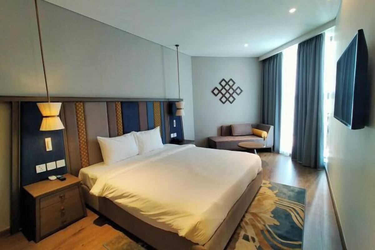 In-room safe, desk, laptop workspace, blackout drapes