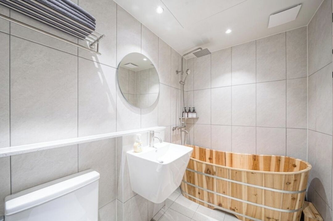 Queen Room Spa | Free WiFi