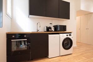 Microwave, oven, stovetop, coffee/tea maker