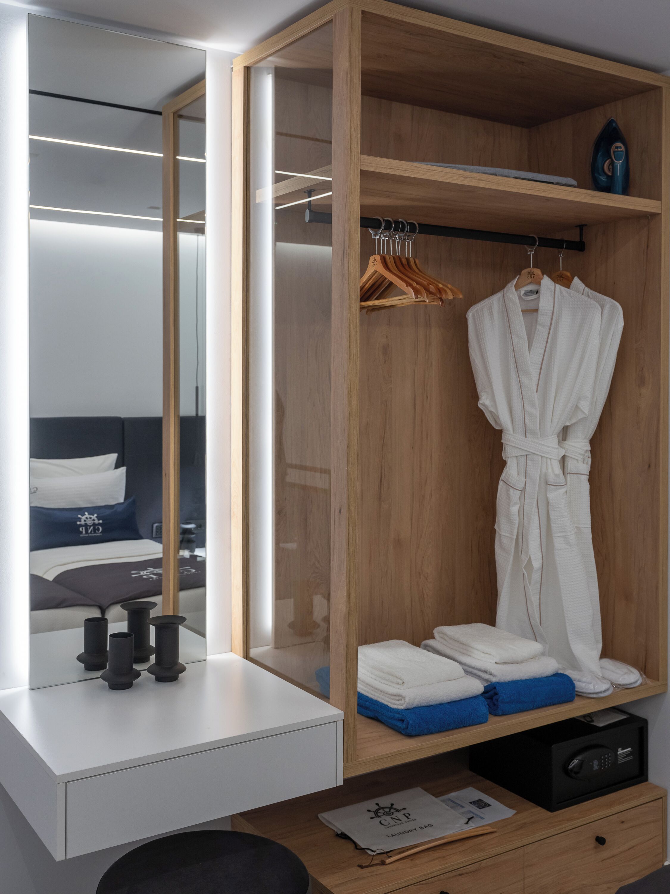 Foto - Captain Napoleon Paterakis CNP Luxurious Suites