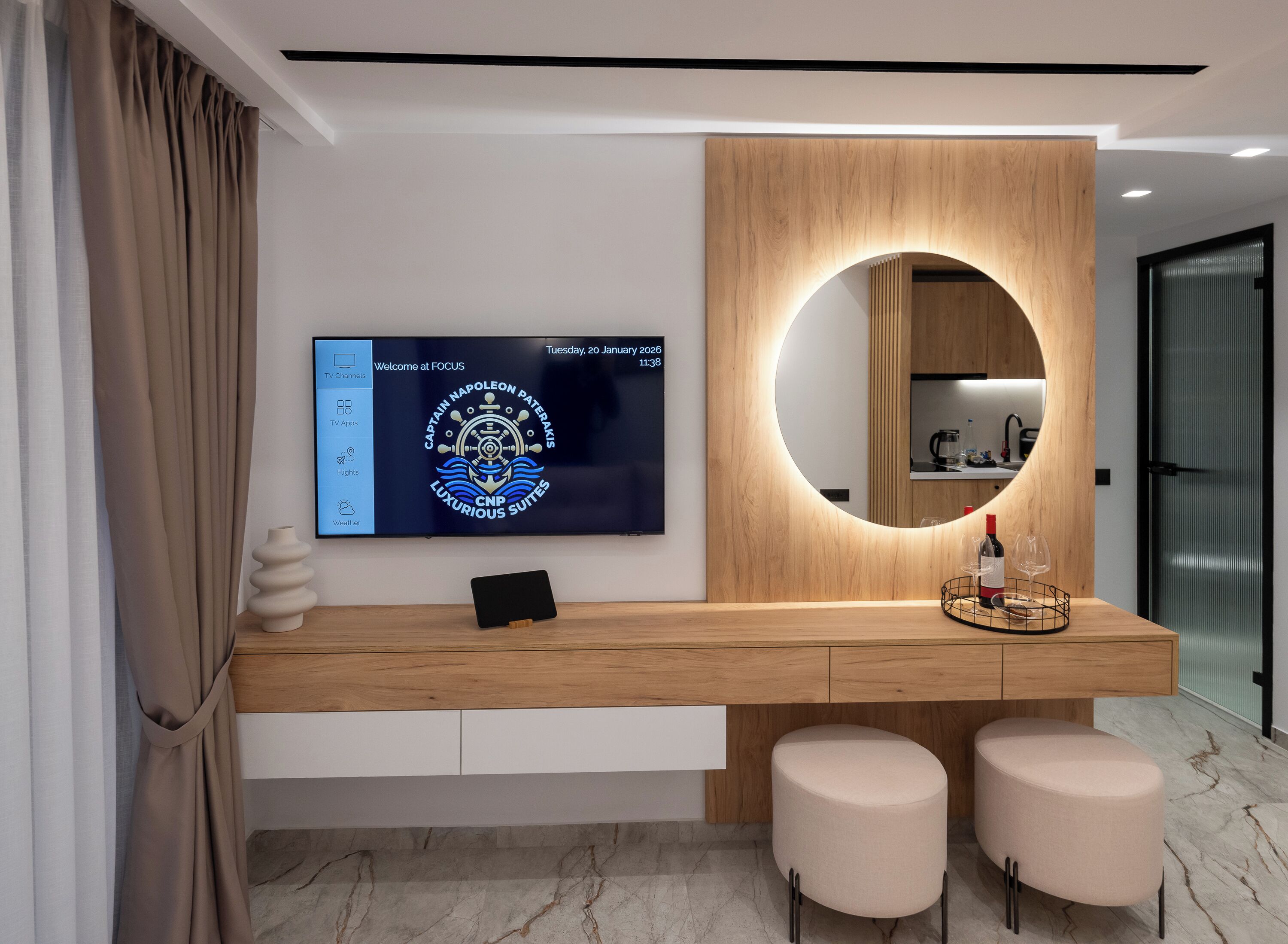 Foto - Captain Napoleon Paterakis CNP Luxurious Suites