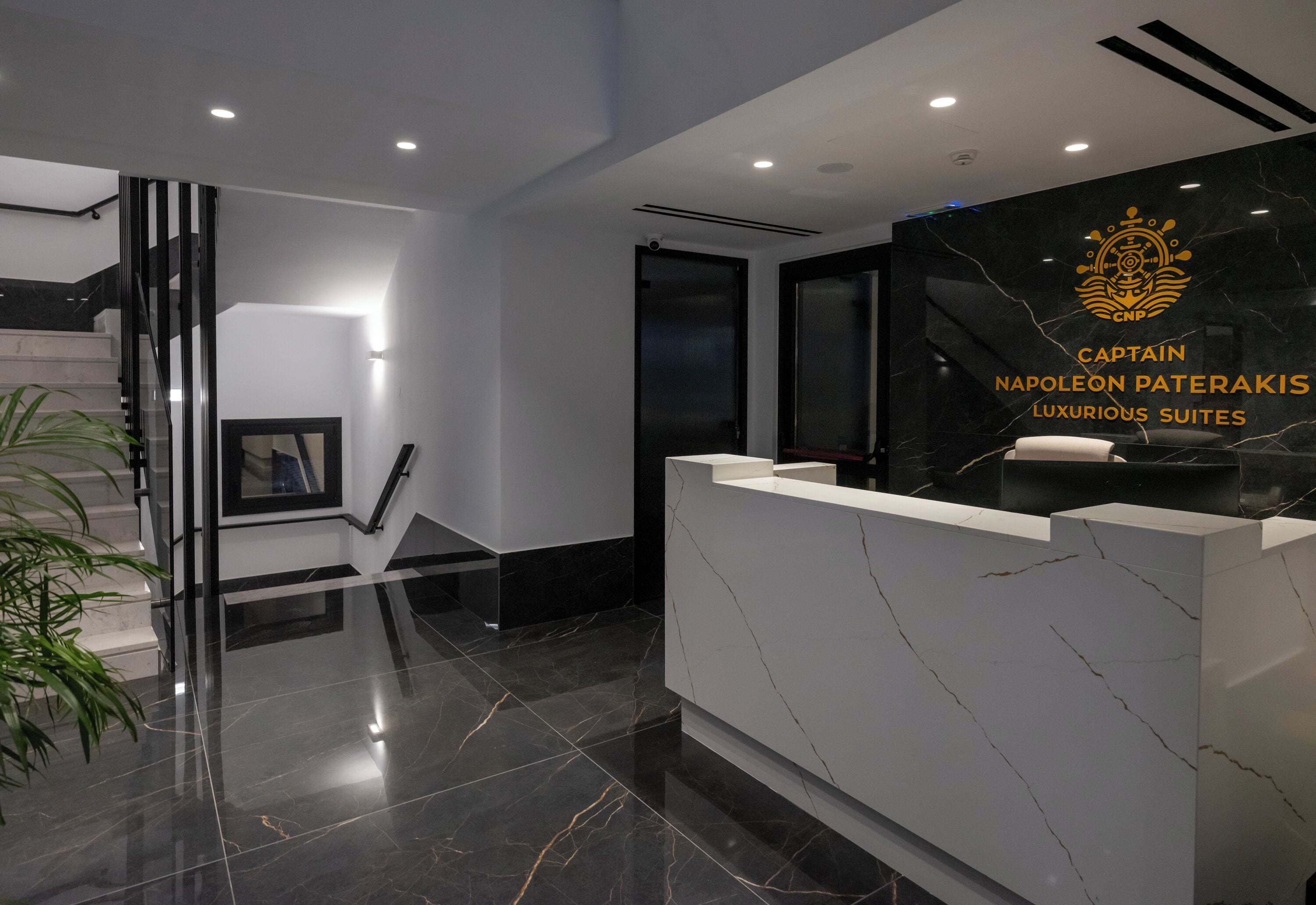 Foto - Captain Napoleon Paterakis CNP Luxurious Suites