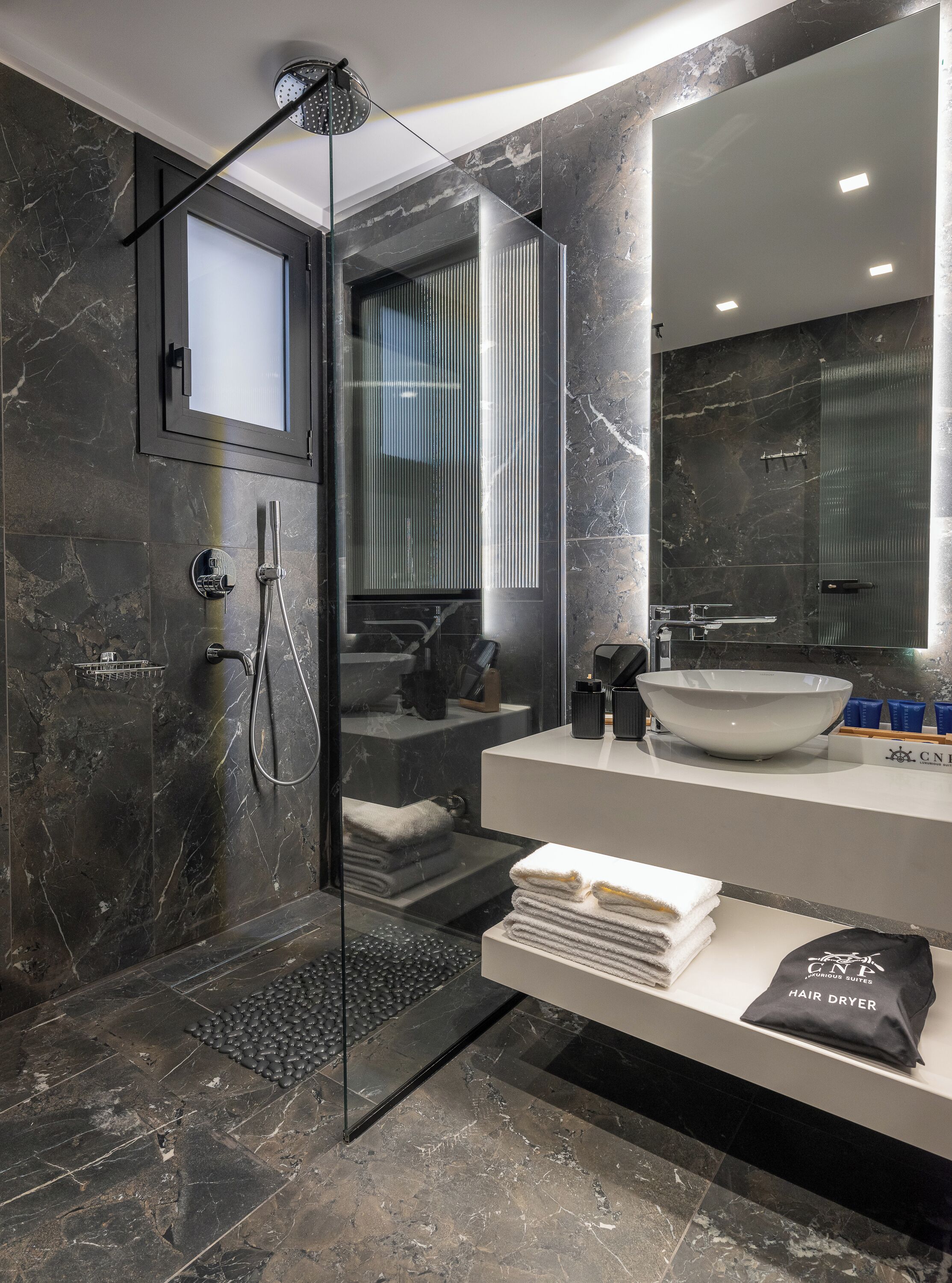 Foto - Captain Napoleon Paterakis CNP Luxurious Suites