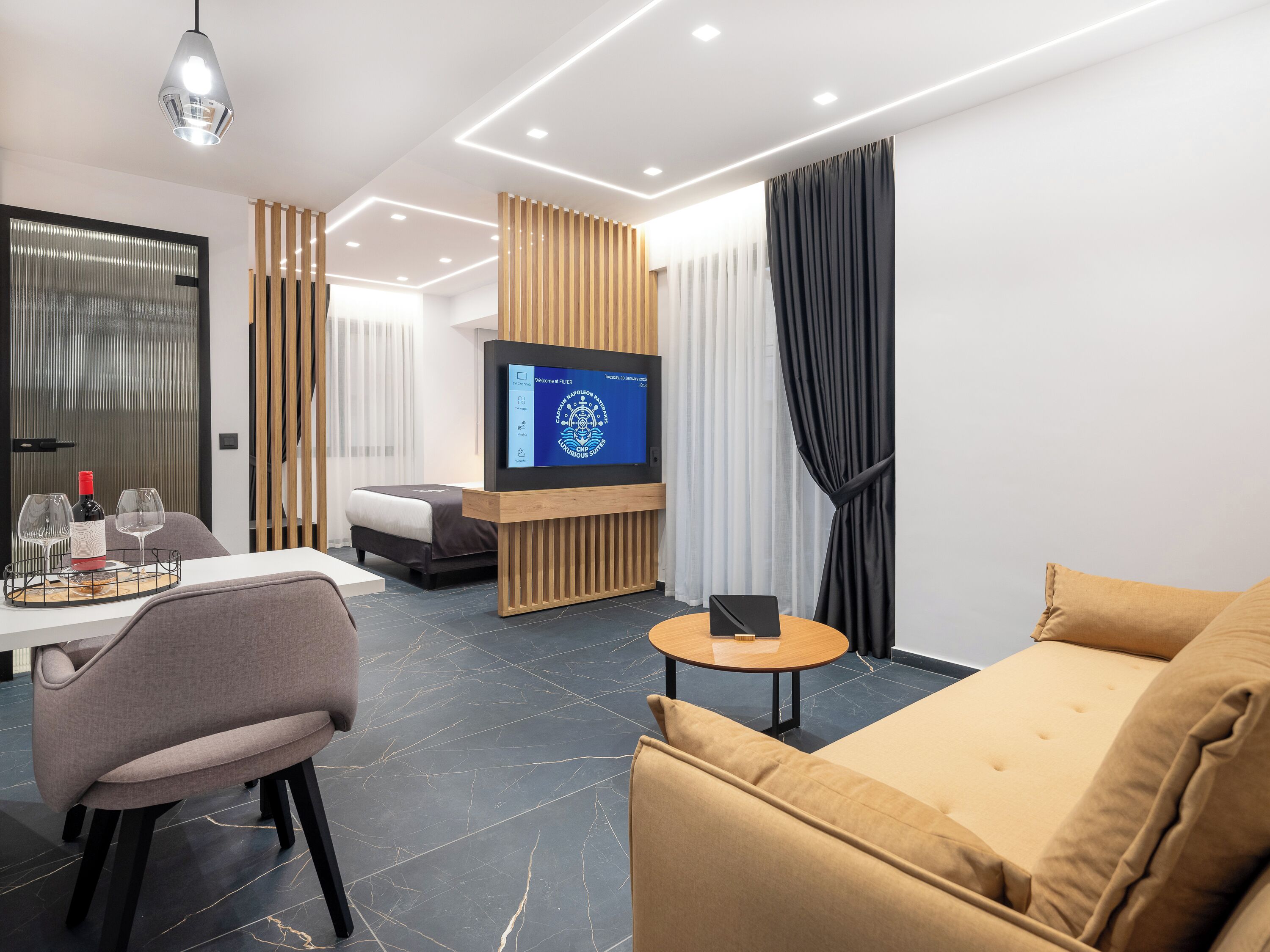 Foto - Captain Napoleon Paterakis CNP Luxurious Suites
