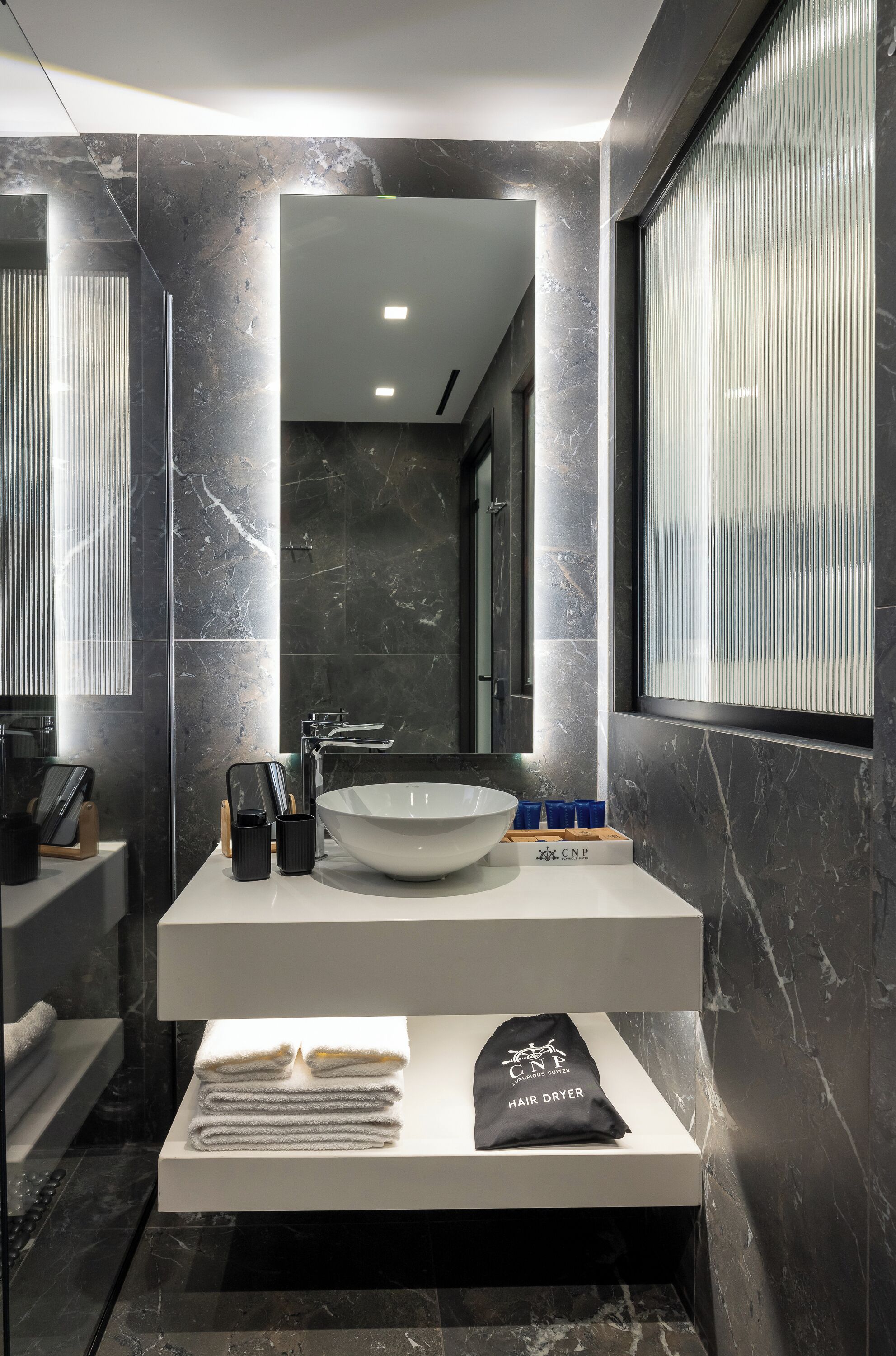 Foto - Captain Napoleon Paterakis CNP Luxurious Suites