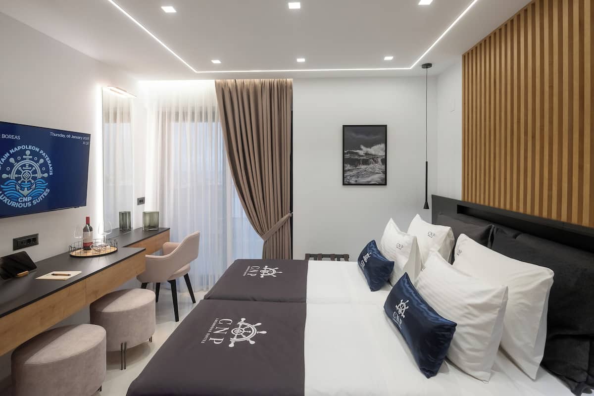 Boreas | Sengetøy av topp kvalitet, memory foam-senger, minibar og safe på rommet