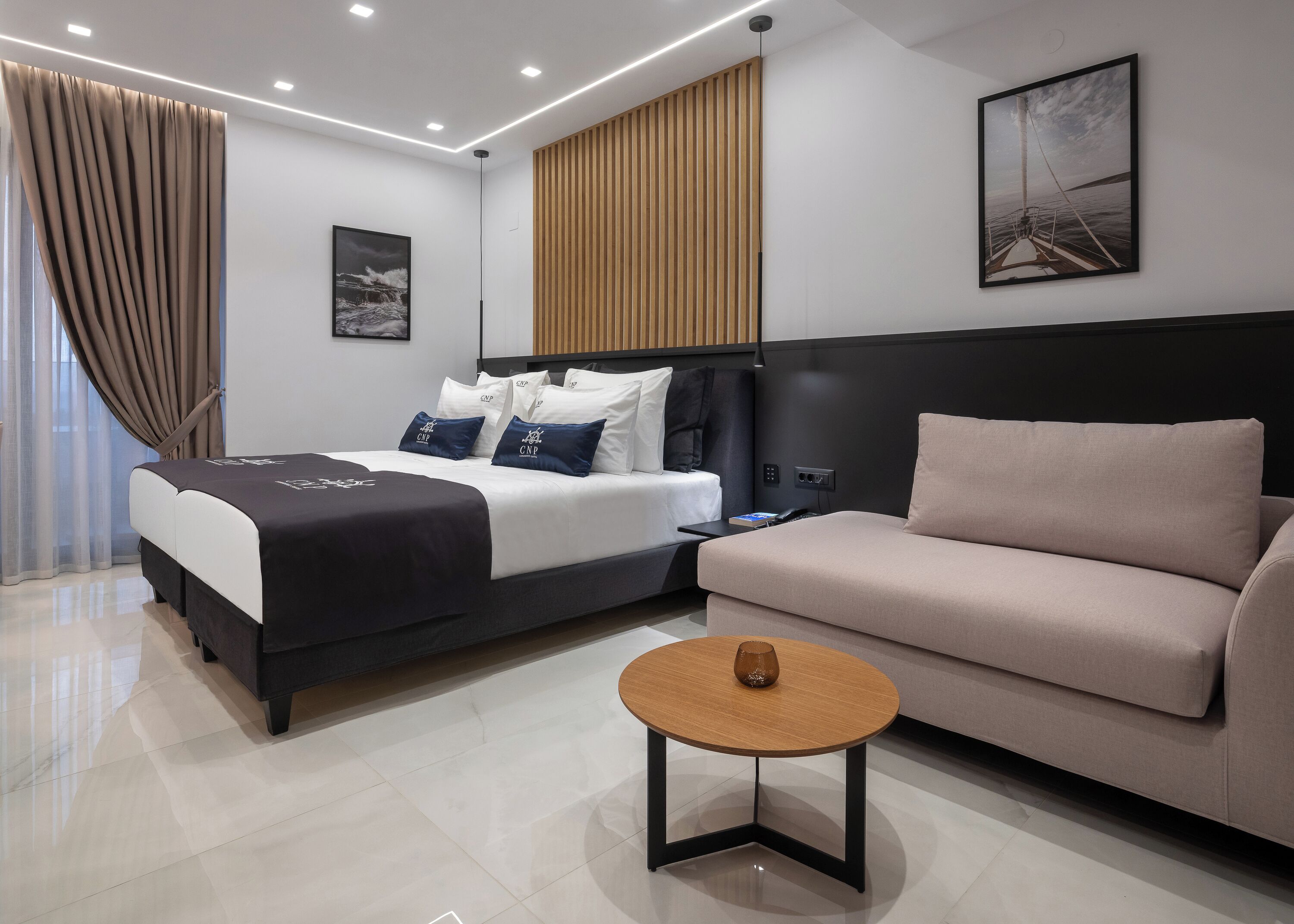 Boreas | Sengetøy av topp kvalitet, memory foam-senger, minibar og safe på rommet