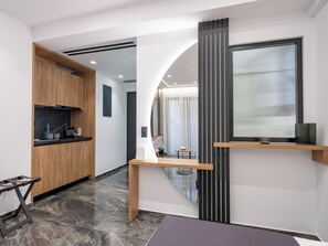 Premium bedding, memory-foam beds, minibar, in-room safe - Captain Napoleon Paterakis CNP Luxurious Suites (Heraklion)