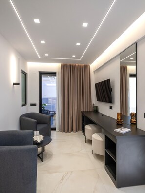 Kamer | Luxe beddengoed, bedden met traagschuimmatrassen, een minibar