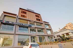 Exterior - HOTEL TAPOVAN IN (Ahmedabad)