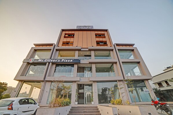 Exterior - HOTEL TAPOVAN IN (Ahmedabad)