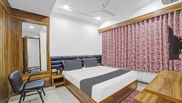 Deluxe Double Room, City View | Soundproofing, free WiFi