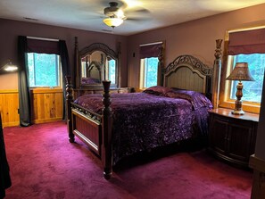 3 bedrooms, iron/ironing board, WiFi, bed sheets - The Old Homeplace Boone: 3 Bed & 3 Baths, 1 Mile from Town, Music Venue & School (BOONE)