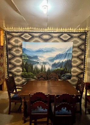 Dining - The Old Homeplace Boone: 3 Bed & 3 Baths, 1 Mile from Town, Music Venue & School (BOONE)