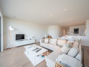 Apartment | Living area - Apartment in Knokke With Stunning Sea Views (Knokke-Heist)