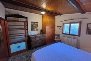 Family Chalet, 4 Bedrooms, Mountainside (Baita Immersa Nel Verde)