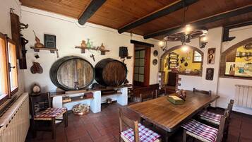 Chalet Familial, 4 chambres, cÎté montagne (Baita Immersa Nel Verde) | Salle à manger