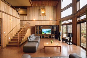 全景別墅, 4 間臥室, 山景 | 起居區 | 65-吋智慧型電視、數位頻道、 DVD 播放機、乒乓球