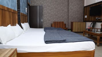 Habitació quàdruple clàssica | Wifi gratuïta i roba de llit